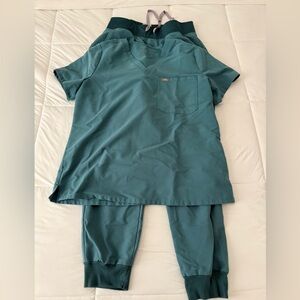 Hydrogreen Figs Scrub Set